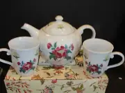 Laura Ashley PARFUMS (Perfume Promotional) 4 Cup FLORAL Teapot With 2 MUGS