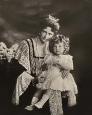 Alexandra Feodorovna (Alix of Hesse) & family 8X10 Photo House of Romanov #45
