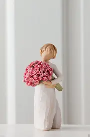 Willow Tree Figurine Abundance Girl With Bunch Of Roses By Susan Lordi 27181