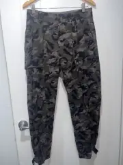 Bardot Army Print Cargo Buckle Pants Size 12 Rrp $139.99