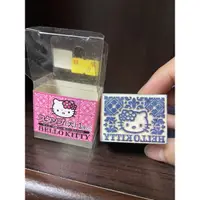 在飛比找蝦皮購物優惠-hello kitty木頭方形印章 二手