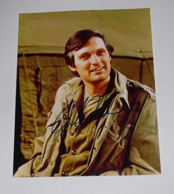 MASH ALAN ALDA 8x10 RARE HAND SIGNED PHOTO WITH COA AUTOGRAPH