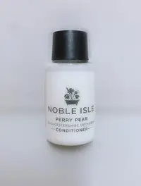 在飛比找Yahoo!奇摩拍賣優惠-全新 NOBLE ISLE 香梨潤髮乳 30ml
