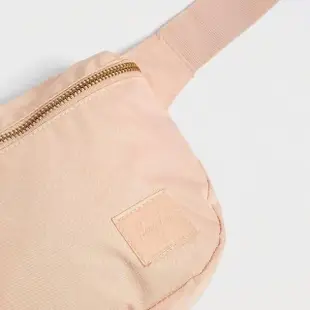 【Herschel】Fifteen 粉色 粉紅 輕量帆布 防潑水 金屬拉鍊 旅行 女生 小型 側包 胸包 斜包 小包 腰包