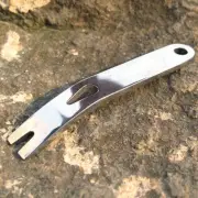 Protable EDC Mini Crank Crowbar Multi Tool Pocket Pry Bar keychain Survival Tool
