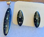 Opal, Pen Shell Pendant and Stud Earrings in Sterling Silver (7.90 g)