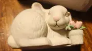 2003 Dept 56 #24443 Crouching Easter Rabbit w/Pot of Roses-New in Box
