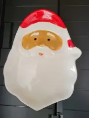 Santa Clause plate. Boston Warehouse. Microwave and dishwasher safe.