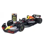 Minichamps 1:18 Red Bull RB18 Max Verstappen 2022 World Champion With Pitboard