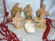NATIVITY SCENE COLLECTIBLE