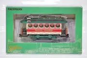 Bachmann Spectrum Closed Street Car Christmas - On30 Scale NIB HO Gauge 1:87