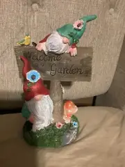Charming Welcome Gnome Garden Statue 11 Inches Tall
