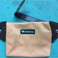 在飛比找蝦皮購物優惠-全新TravelFox亮橘手提包手提袋