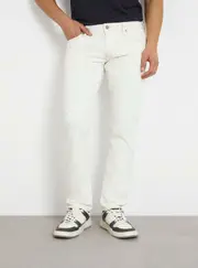 GUESS White Low-Rise Slim Tapered Jeans in White Wash Size: 30, Spandex