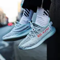 在飛比找蝦皮購物優惠-Adidas Yeezy boost 350 v2 冰藍 斑