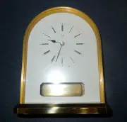 GERMAN SMALL MANTEL ROUND TOP CLOCK, QUARTZ MOVEMENT WITH ENGRAVING PLATE