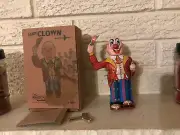 TIN TOY CLOWN DANDY TIPS HAT Toy clockwork Mechanism NEW