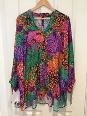 Taking Shape Bnwt Size 22-24 Print Top