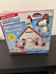 Snoopy Snow Cone Machine - New Design
