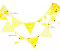 在飛比找Yahoo!奇摩拍賣優惠-促銷PR408❤童趣棉布三角旗。黃色小鴨花布❤12P 生日派