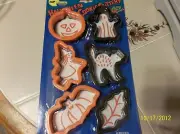 New Halloween Assorted Cookie Cutters Pumpkin Ghost Witch Cat Bat Witch Leaf