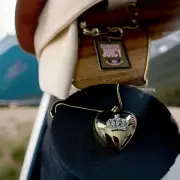 JUICY COUTURE ~ Gold Plated Lip Gloss Heart Key Fob Charm With Chain
