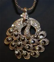 Gorgeous Large Textured Feathers White Rhinestone Peacock Pendant Necklace