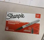 Sharpie Chisel Tip Permanent Markers; Permanent Ink Marks On Paper, 12ct black