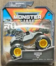 Spin Master 2023 Monster Jam Series 32 Monster Jam #20143052 1:64 Scale Die-cast