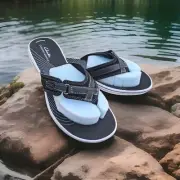 Clark Cloudsteppers BREEZE SEA Size 9M Black An White FlipFlops Adjustable Strap