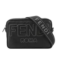 在飛比找蝦皮商城優惠-FENDI FF Logo Shadow 皮革相機斜背包(黑