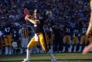 Terry Bradshaw throws a pass 1980's NFL Photo