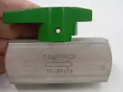 New Swagelok Nupro Plug Valve SS-8P6T4 1/2" NPT F4