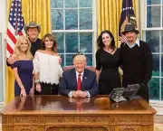 PRESIDENT DONALD TRUMP w/ SARAH PALIN, TED NUGENT & KID ROCK 8X10 PHOTO