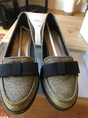 BNIB CARVELA MASON BRONZE METALLIC FLATS WITH BLACK GROSGRAIN BOW SIZE 40/7