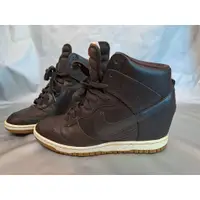 在飛比找蝦皮購物優惠-NIKE Dunk Sky Hi 內增高中筒靴