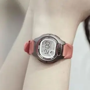 【CASIO 卡西歐】LW-200 小巧時尚亮色系輕鬆配戴防水電子錶