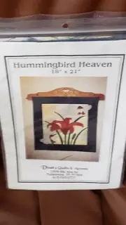 Dinah's Quilts & Accents Wall Hanging Quilt Kit 18” x 21” - Hummingbird Heaven