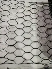 Chicken Wire Mesh Netting Black PVC Coated 40mm hex Heavy Duty Galvanized Wire