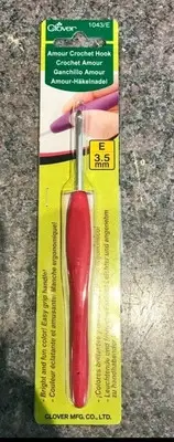 Clover Amour Crochet Hook-Size E4/3.5mm