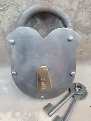 Large Heavy Duty RMS Titanic Padlock & 2 Skeleton Keys Titanic Jailor Lock