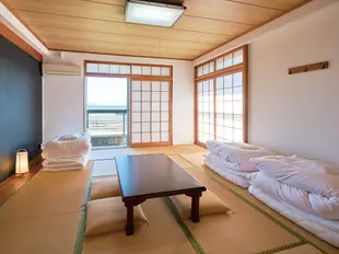 J-Hoppers Biwako Guest House