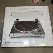 Audio-Technica AT-LP60X Turn Table