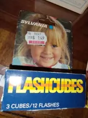 Vintage Sylvania Blue Dot Magicubes Flash Bulbs 3-Pack 12 Flashes 110 X-Type
