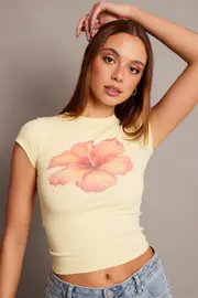 Yellow Graphic Tee Short Sleeve - Size XL, Women's Graphic Tee