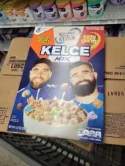 Travis Jason Kelce Mix Cereal Reeses Puffs Cinammon Toast Crunch Lucky Charms
