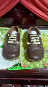 在飛比找Yahoo!奇摩拍賣優惠-A Mi Ya 阿米亞鞋 咖啡色 休閒鞋 饅頭鞋 23.5=