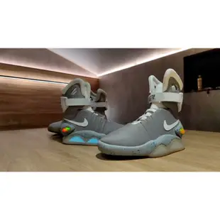 NIKE AIR MAG 完全版 自動綁鞋帶 鞋舌發光 回到未來