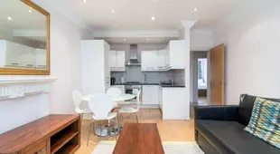 Beautiful 2 bed on iconic Abbey road fits 5 guests