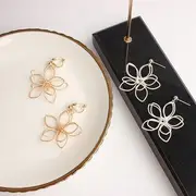 Wirework Flower Drop Earring 1 Pair - Stud Earring - Silver Stud - Matte Silver - One Size